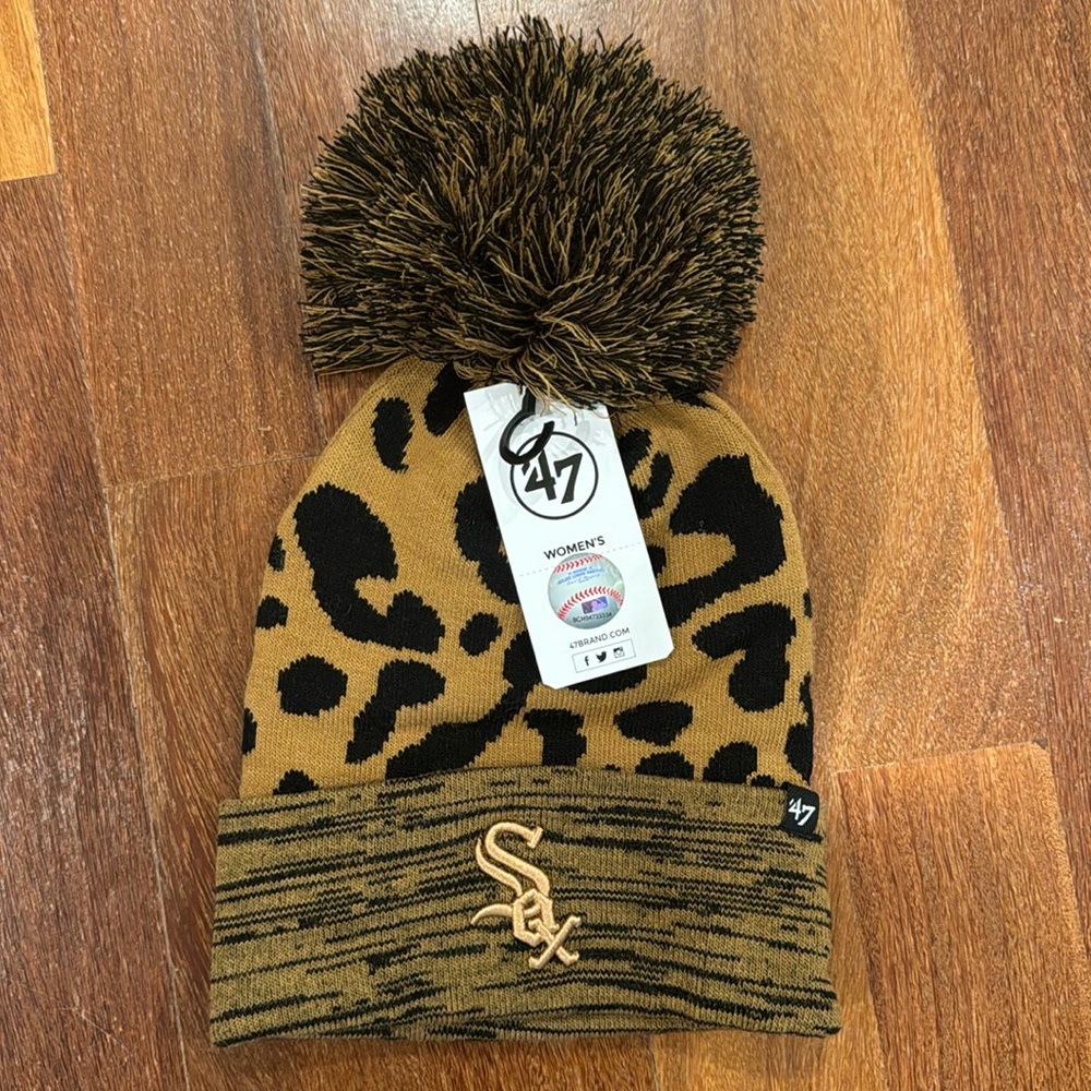 NYT Chicago White Sox Rosette 47 Cuff Knit Hat
